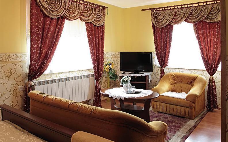 Hotel Mily Кросно Екстер'єр фото