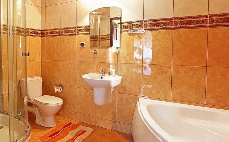 Hotel Mily Кросно Екстер'єр фото