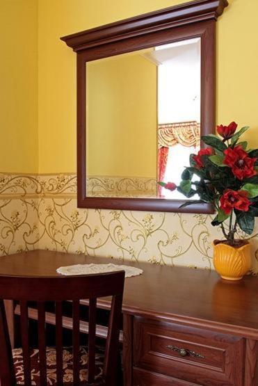 Hotel Mily Кросно Номер фото