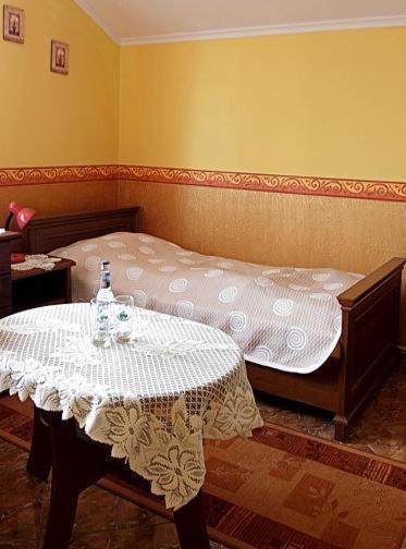 Hotel Mily Кросно Номер фото
